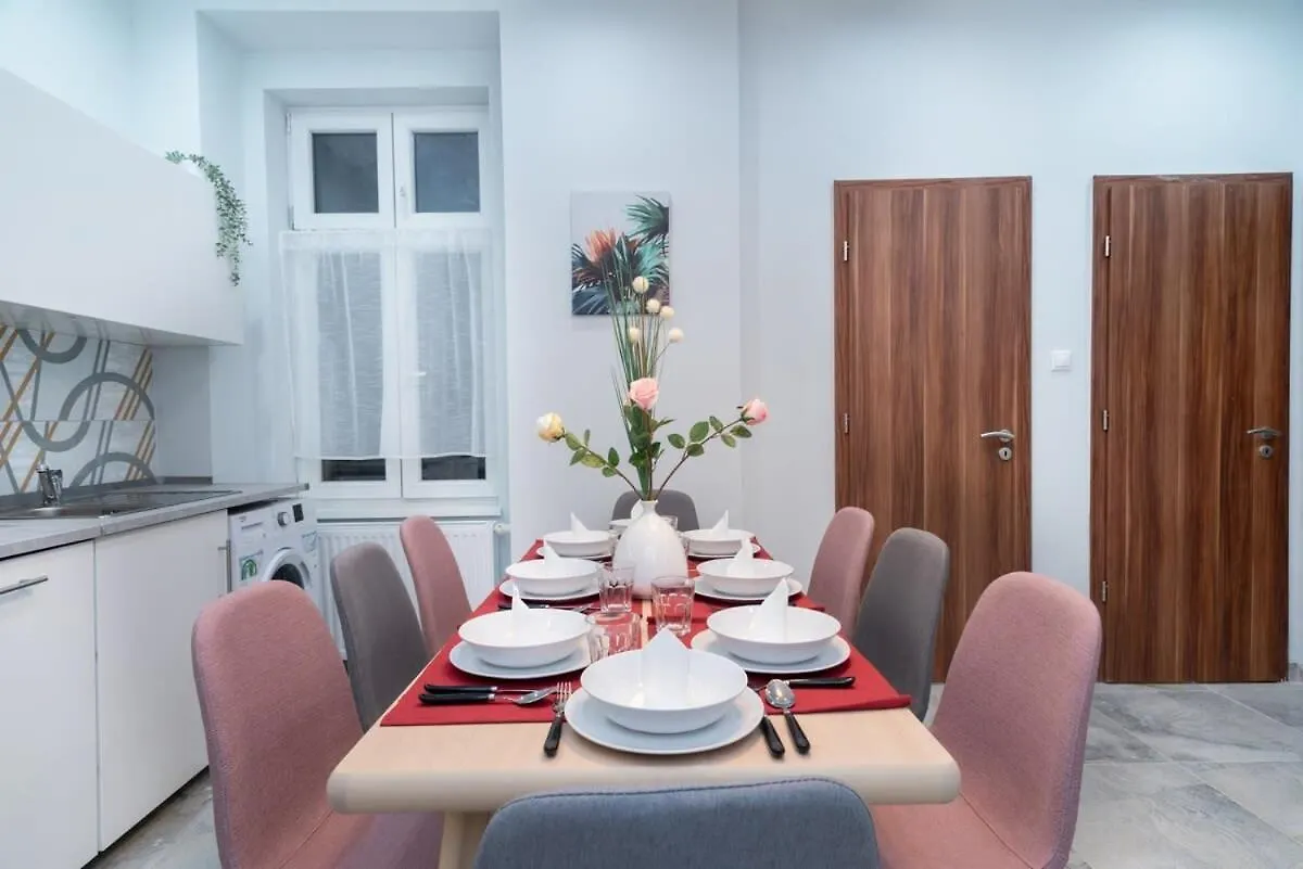 New Spacious Apartment At Superb Location Budapest