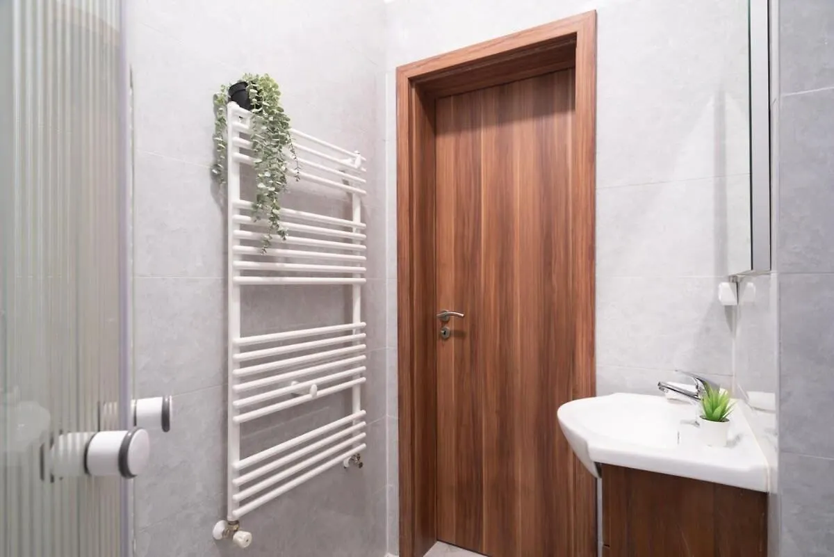 New Spacious Apartment At Superb Location Budapest Hungary